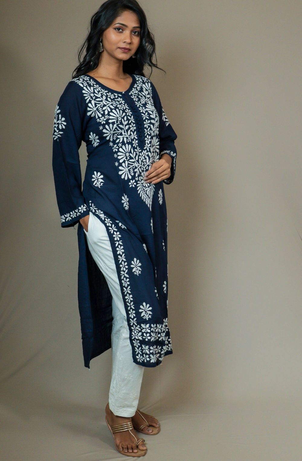 HAND CHIKANKARI KURTA SET